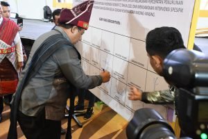 Bupati Samosir Tanda Tangani Komitmen Bersama Rembuk Stunting Provsu di Musrenbang RKPD Provinsi 2025
