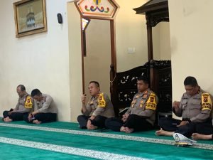 “Berpuasalah Kamu, Agar Kamu Sehat” Tausyiah Kompol Marluddin, S.Ag., M.H Di Mesjid Al Mubaroq Polres Madina