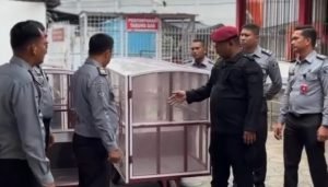 Kepala Subseksi Bimker Rutan Kelas I Medan Kumham Sumut Serahkan 5 Buah Trolli Pada Petugas Dapur Rutan
