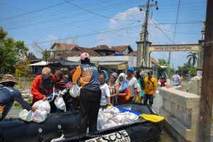 BSI Maslahat Salurkan Bantuan Kemanusiaan Banjir Demak dan Kudus