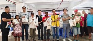 Anggota DPRD Medan dan Den Intel Kodam I/BB Bagikan Sembako