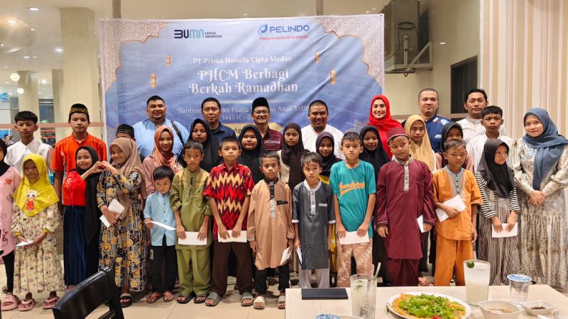 PT Prima Husada Cipta Medan dan Dokter Rumah Sakit PHC Medan Buka Puasa Bersama Anak Yatim Jelang Idul Fitri 1445 H