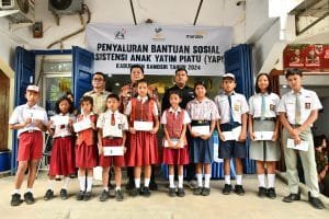 Bupati Samosir Salurkan Bansos Kepada Anak Yatim