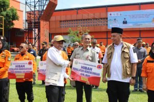 Hari Kesiapsiagaan Bencana 2024,Pemprov Sumut Serahkan Bantuan Senilai Rp 1,8 Miliar Berupa Alat Kebencanaan kepada Kabupaten/Kota