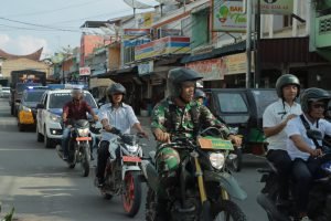 TNI, Polri, Kabupaten Samosir Patroli Cegah Gangguan Kamtibmas Hari Buruh Internasional