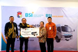 BSI Maslahat Bersama Bank BSI Serahkan Hibah Mobil Sekolah