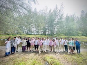 PLN Bersama Srikandi PLN Gelar Aksi Tanam 100 Bibit Mangrove