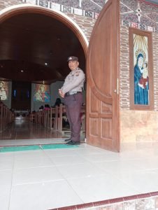 Polres Samosir, Amankan Ibadah Peringatan Kenaikan Yesus Kristus