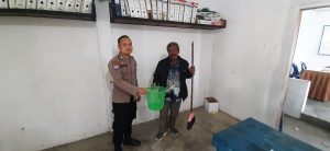 Bakti Sosial Sat Binmas Polres Samosir di Desa Lumban Suhisuhi Dolok