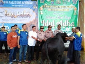 Polres Samosir Berkurban Rayakan Idul Adha 1445 H Tahun 2024