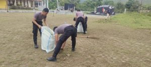 Jelang Hari Bhayangkara Ke 78, Bintara Remaja Polres Samosir Kurve di Makam Pahlawan Sidamdam
