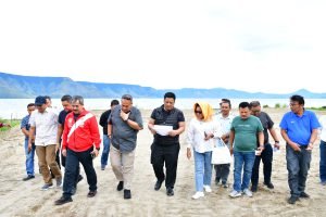 Bupati Samosir dan KONI Pusat Bersama Panitia PON Aceh-Sumut Tinjau Venue Voli Pasir