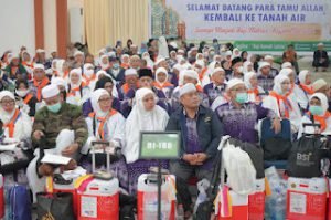 Jamaah Haji Kloter 6 Asal Langkat Tiba Dengan Selamat, 1 Orang Wafat, Total Jamaah Sumut Wafat 17 Orang