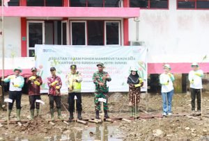Telkom Tanam 200 Mangrove di Wilayah Kantor STO Sungsang