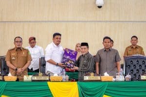 Paripurna DPRD, Wali Kota Medan Hadiri dan Dengarkan Pemandangan Umum Fraksi-fraksi DPRD Medan