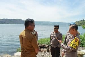 Kapolres Samosir Cek Situasi Lokasi Kebakaran Lahan di Kecamatan Harian
