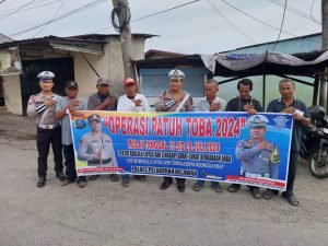 Sat Lantas Polres Pelabuhan Belawan Sosialisasikan Kamseltibcarlantas di Pangkalan Ojek Simpang Sicanang Dalam Rangka Operasi Patuh Toba 2024