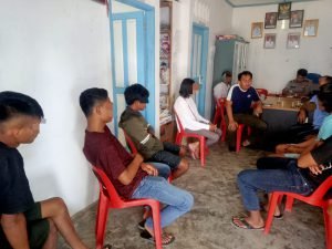 Bhabinkamtibmas Polsek Onanrunggu Mediasi Pelaku Pencurian Ayam