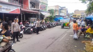 Polres Samosir Lakukan Strong Point Dijalan Umum Pasar Utama Pangururan
