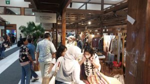 Berbagai Produk Tenun Ulos UMKM Sumut Tampil di Ajang KKI 2024