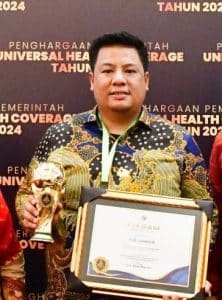 Bupati Samosir Raih Penghargaan UHC dari Wapres Melalui Program BPJS Gratis Berturut-turut