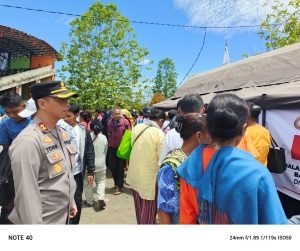 Polres Samosir Dampingi Masyarakat Samosir Kunker Wakapolri di Dairi