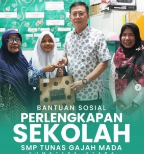 Ketua DPRD Medan Hasyim SE Serahkan Bantuan Alat Sekolah ke SMP Tunas Gajah Mada
