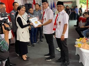 Rico Waas – Zaki Harahap PaslonWalkot -Wawalkot Pertama Mendaftar ke KPU Medan