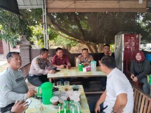 Pendekatan Humanis Bhabinkamtibmas Polres langkat Duduk Bersama dengan Warga, Edukasi Kamtibmas