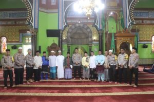 Melalui Sholat Jumat Berjamaah, Kapolres Jalin Silaturahmi Bersama Warga Tanjung Pura