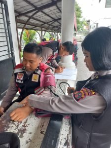 Polda Sumut Beri Pelayanan Kesehatan Kepada Polisi Yang Berjaga di KPU
