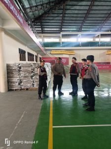 Jaga Kondusifitas, Samapta Polres Langkat Patroli Gudang Logistik KPU Langkat Dan Aktivitas Masyarakat