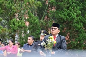 Pj Bupati Toba dan Forkopimda Gelar Ziarah di Makam Sisingamangaraja XII pada Hari Pahlawan