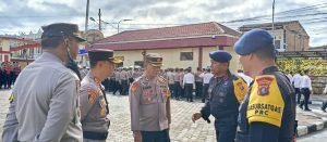 Kapolres Samosir Ucapkan Terima Kasih dalam Apel Konsolidasi Pengamanan Aquabike 2024, Serukan Persiapan untuk F1 H2O.