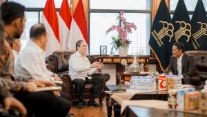 Cegah Pelanggaran Notifikasi Merger dan Akuisisi, Ketua KPPU Bertemu Menteri Hukum RI