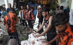 Rommy Van Boy Semangati Korban Banjir di Medan