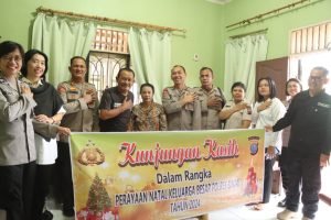 Menyambut Natal 2024 polres Binjai berikan bantuan terhadap purnawirawan dan anak yatim piatu polri