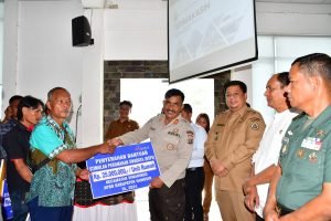Bupati Samosir Alokasikan APBD untuk Bantuan Stimulasi Perumahan Swadaya