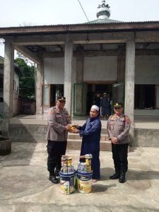 Revitalisasi Masjid Al-Fatah: Polres Langkat Wujudkan Polri Presisi Melalui Bakti Sosial