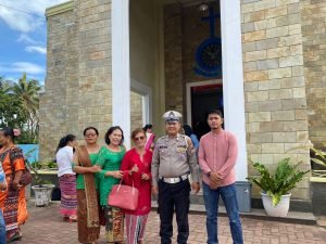 Suasana Natal, Polres Samosir Perketat Pengamanan Ibadah Minggu di Gereja
