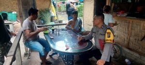 Bhabinkamtibmas Polsek Kuala Sampaikan Pesan Kamtibmas Pasca Pilkada