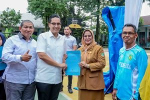 Wali Kota Medan Terpilih Rico Waas salurkan Beasiswa PIP Aspirasi Prananda Di SMAN 13