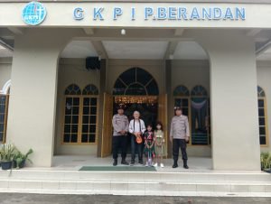 Ciptakan Keamanan, Polisi Rutin Pam Gereja Setiap Hari Minggu