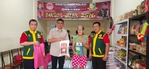 Dandenpom I/5 Medan Letkol CPM Hanri Wira Kusuma Serahkan Bantuan dalam Bakti Sosial Imlek 2576