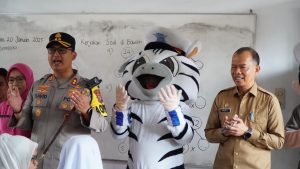 Dukung Program Presiden, Polres dan Pemkab Langkat Bagikan Makan Siang Bergizi Gratis di SLB Negeri Stabat