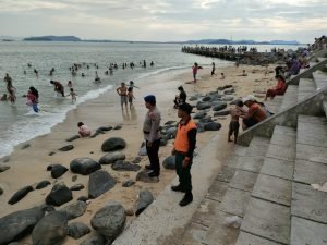 Polairud Polres SibolgaAmankan Objek Wisata Pantai dan Patroli Keselamatan