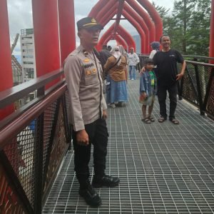 Polres Samosir Urai Kepadatan Wisatawan Melalui Aplikasi SOT Polri