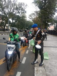 Denpom I/5 Medan Gelar Jumat Berkah, Bagikan Puluhan Paket Makanan untuk Warga