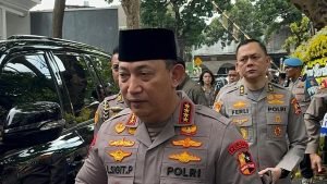 Kapolri Jendral Pol. Listyo Sigit Prabowo Melayat ke Rumah Duka Eks Wakapolri Alm. Komjen Pol Syafruddin