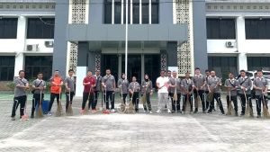 Semangat Jumat Bersih, Jajaran Petugas dan Warga Binaan Lapas Narkotika Langkat Laksanakan Gotong Royong